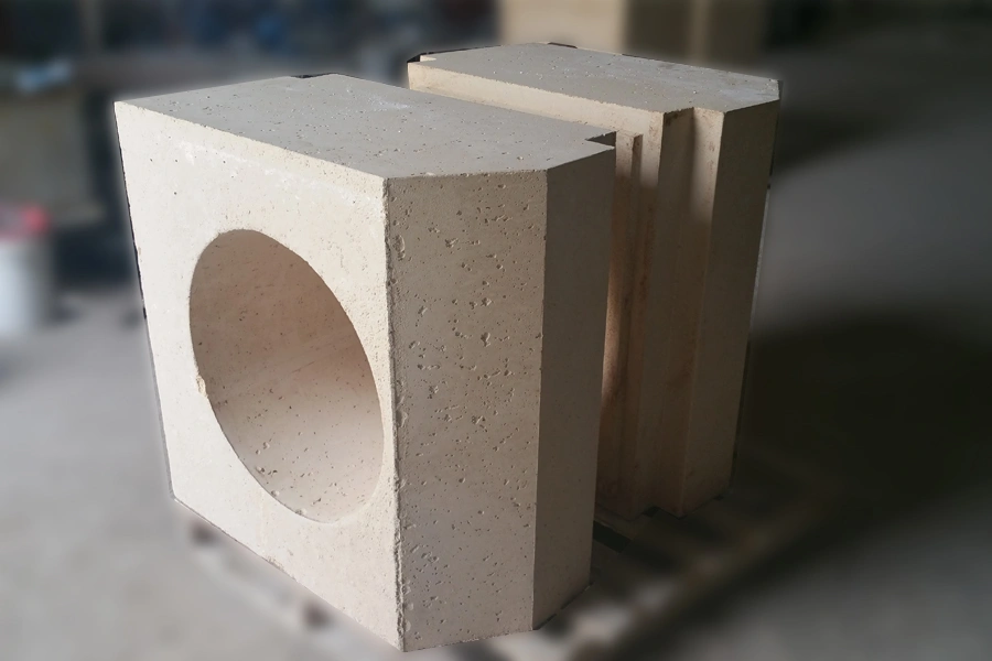 Precast shaped concrete