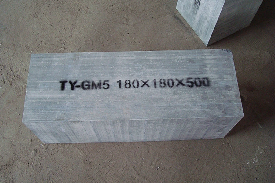 Precast refractory concrete